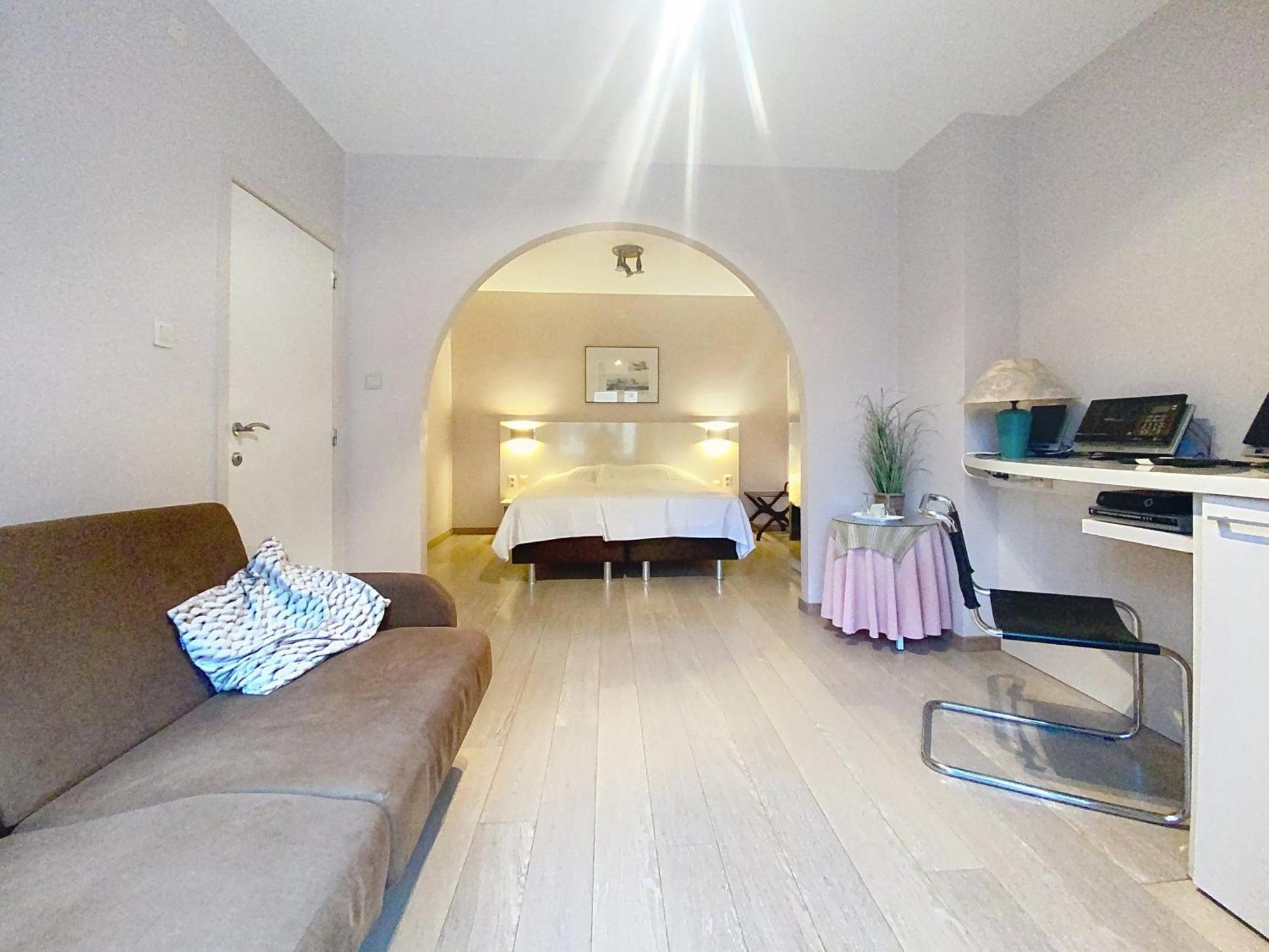 Gastenkamers Centersuites 오스트두인케르케 외부 사진